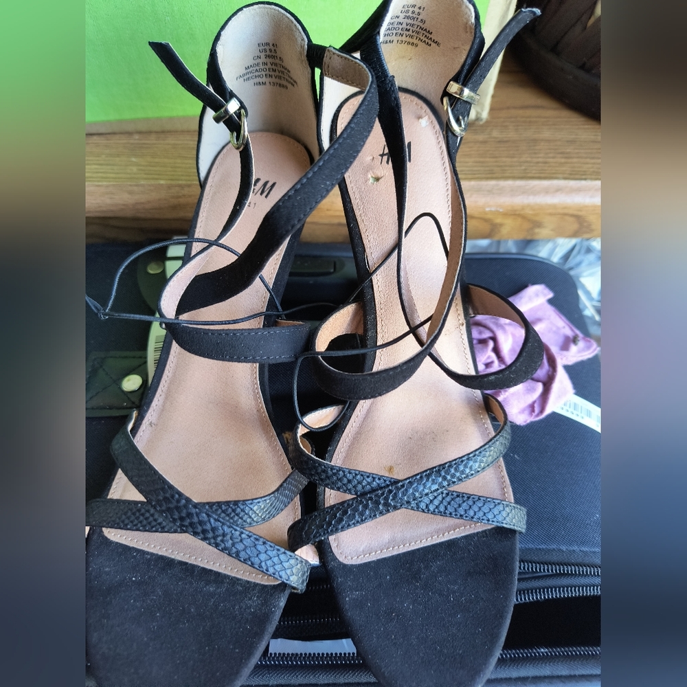 Heels shoes - Picture 3 of 3